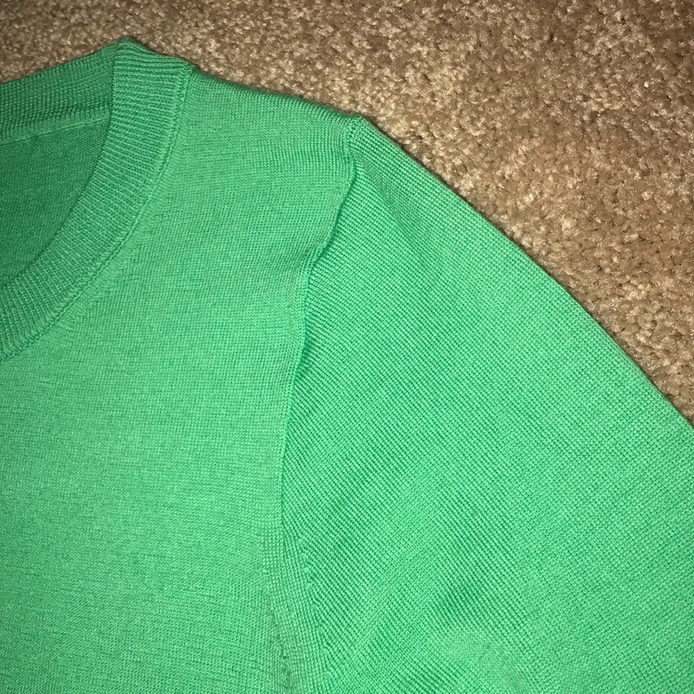 🔴SOLD🔴sweater - Picture 2 of 3